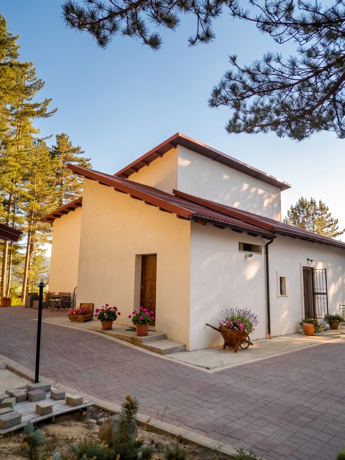La struttura immersa nel bosco silano